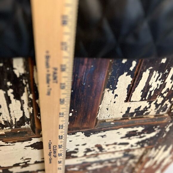 Women’s Entro Quilted front slit snap mini skirt. Size Medium. Faux Leather. - Picture 5 of 7